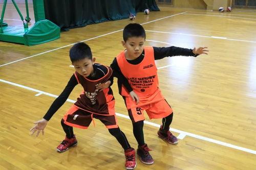 小孩能玩成人篮球吗视频